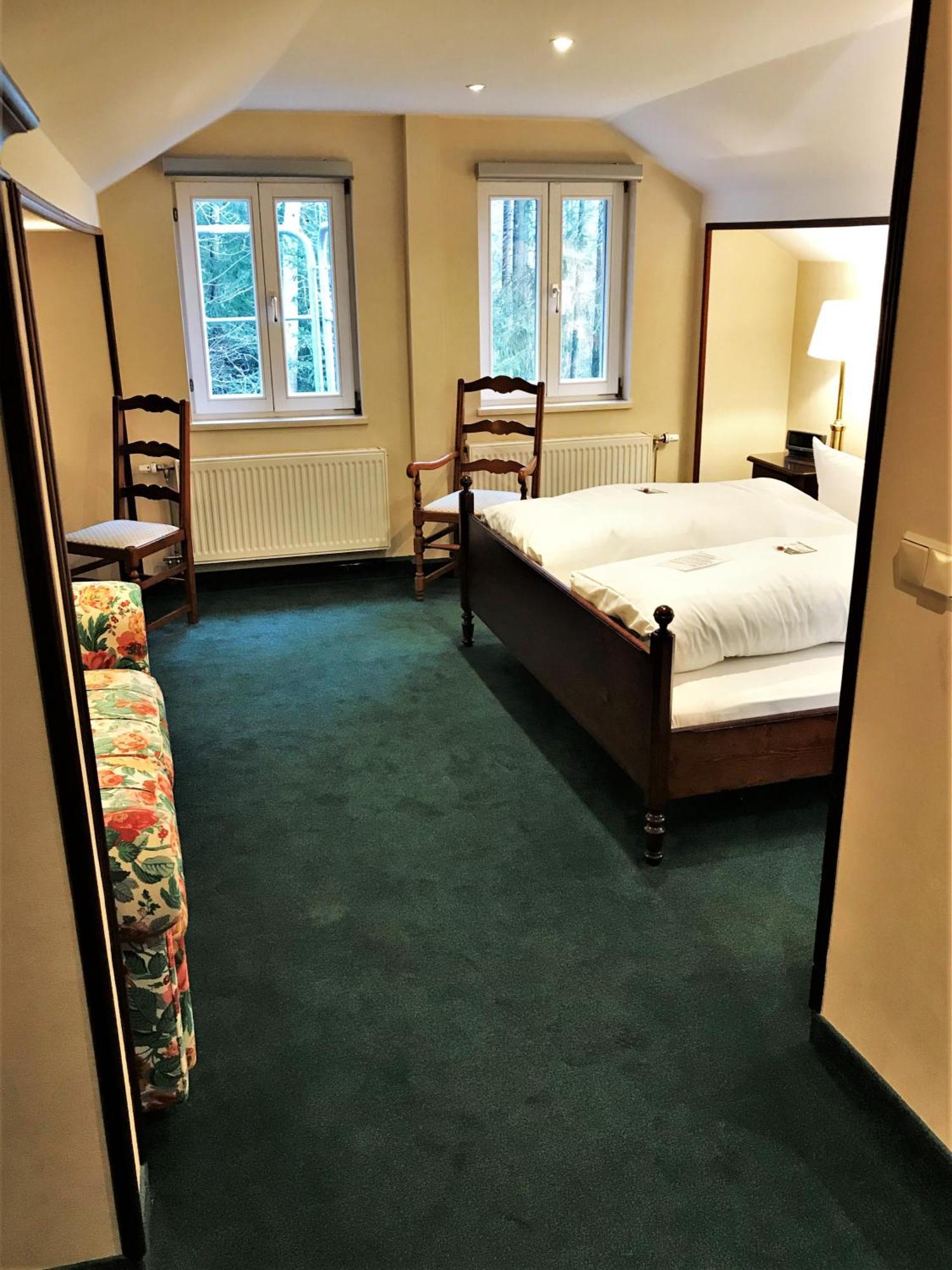 Flair-Hotel Waldfrieden Oberweißbach Buitenkant foto