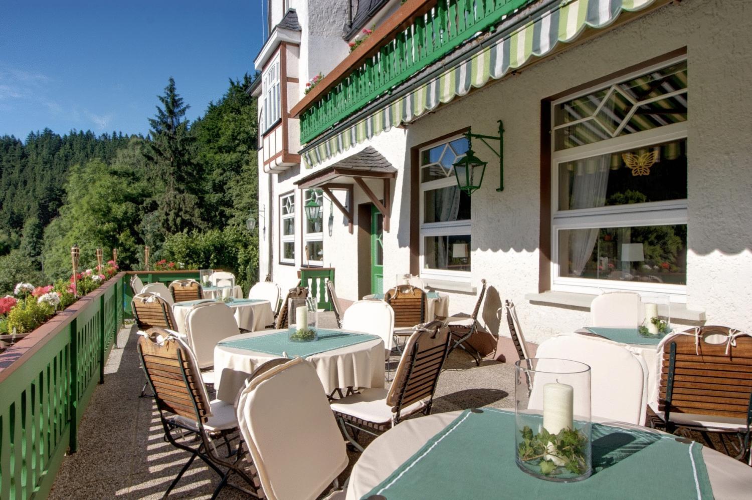 Flair-Hotel Waldfrieden Oberweißbach Buitenkant foto