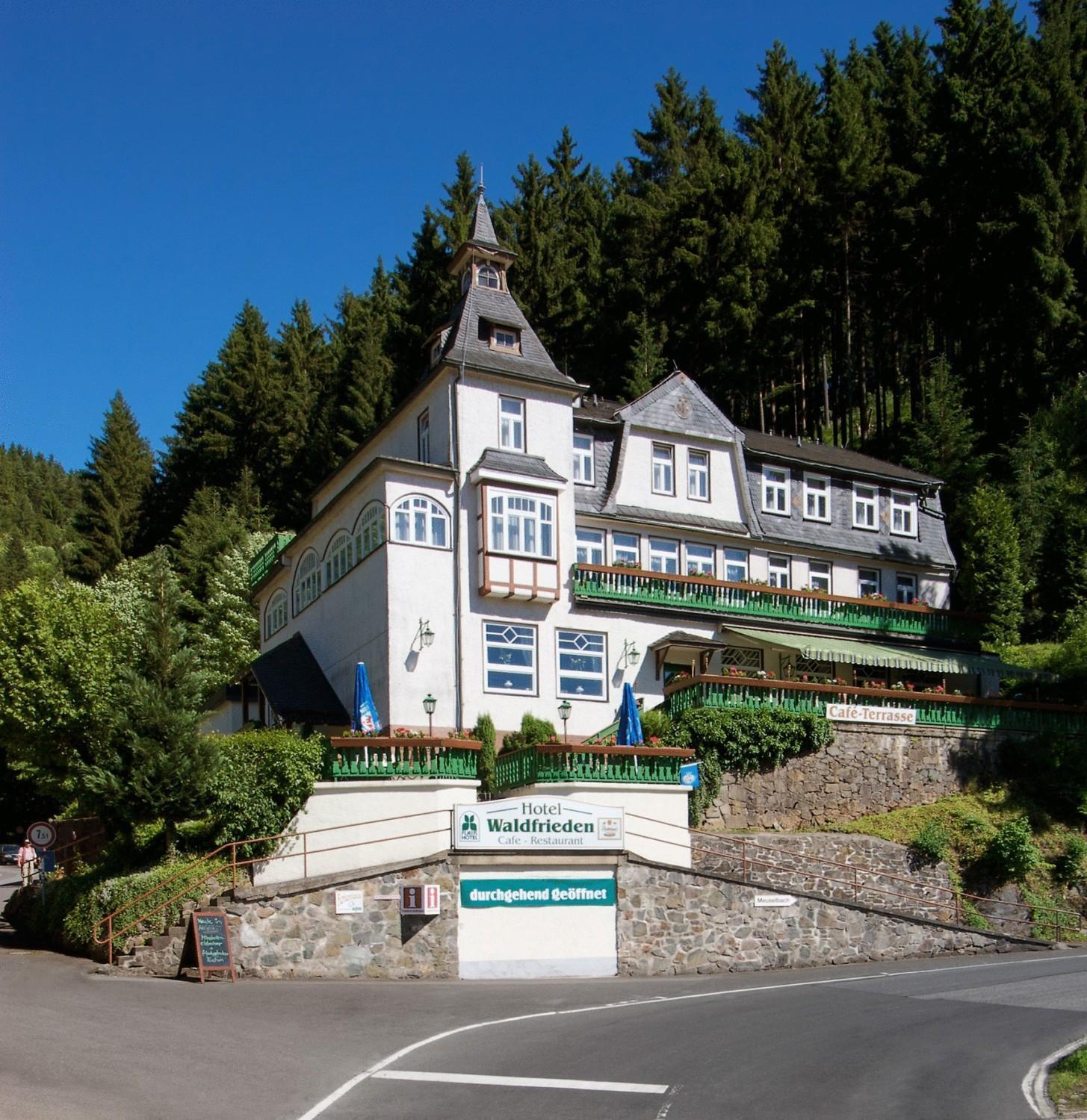 Flair-Hotel Waldfrieden Oberweißbach Buitenkant foto
