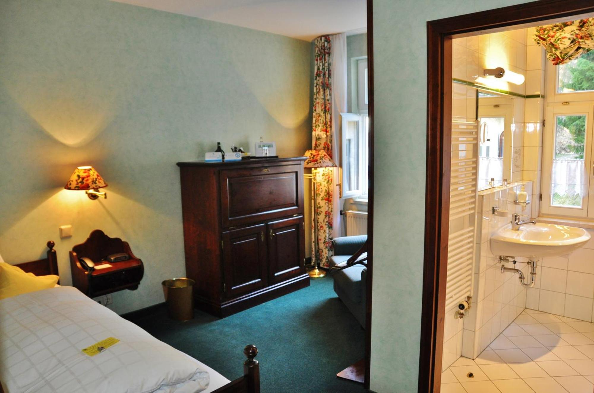 Flair-Hotel Waldfrieden Oberweißbach Kamer foto