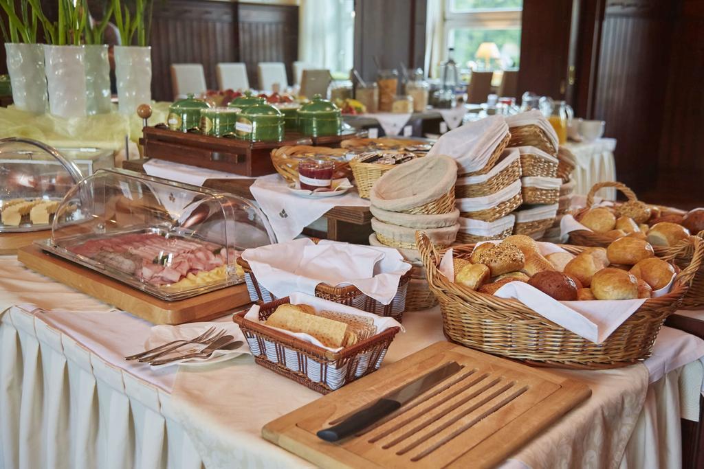 Flair-Hotel Waldfrieden Oberweißbach Buitenkant foto