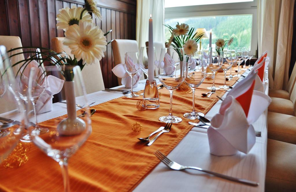 Flair-Hotel Waldfrieden Oberweißbach Buitenkant foto