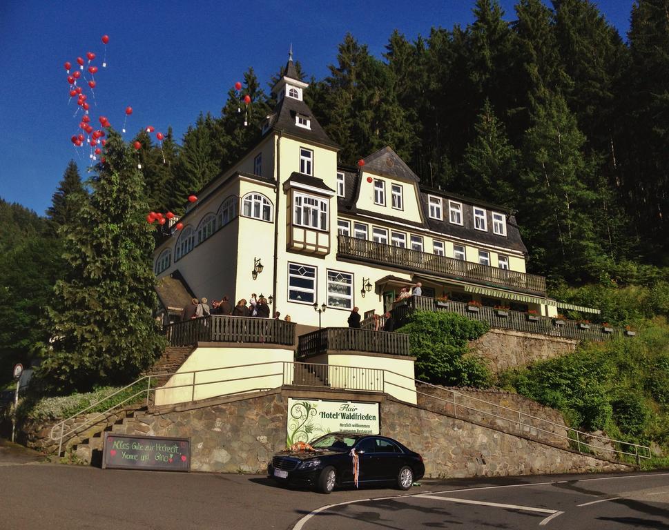 Flair-Hotel Waldfrieden Oberweißbach Buitenkant foto