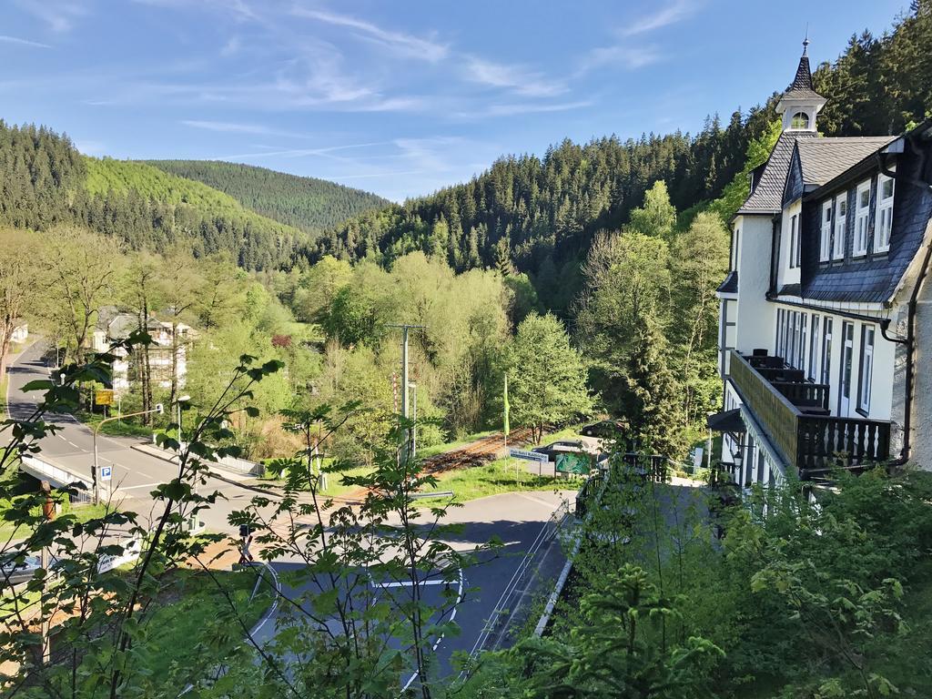 Flair-Hotel Waldfrieden Oberweißbach Buitenkant foto