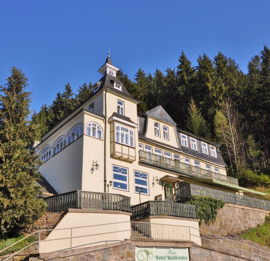 Flair-Hotel Waldfrieden Oberweißbach Buitenkant foto