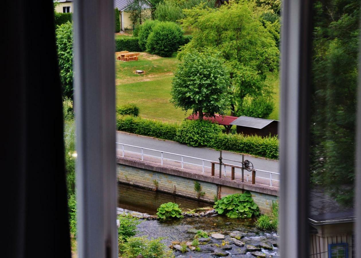 Flair-Hotel Waldfrieden Oberweißbach Buitenkant foto