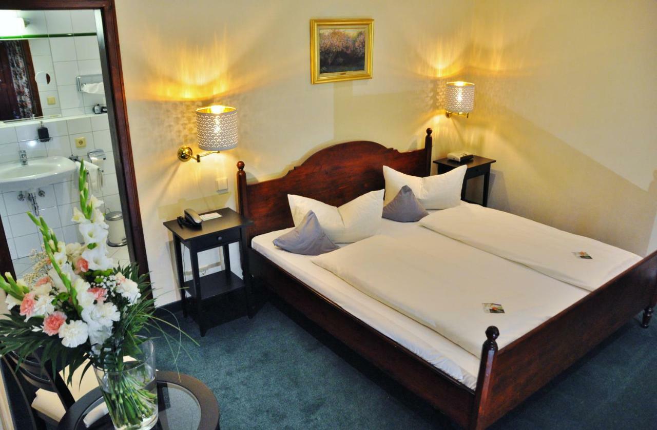 Flair-Hotel Waldfrieden Oberweißbach Buitenkant foto