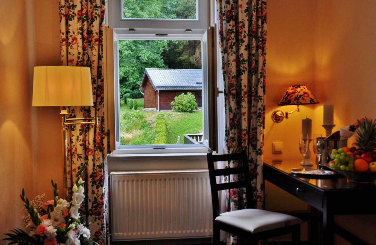 Flair-Hotel Waldfrieden Oberweißbach Buitenkant foto