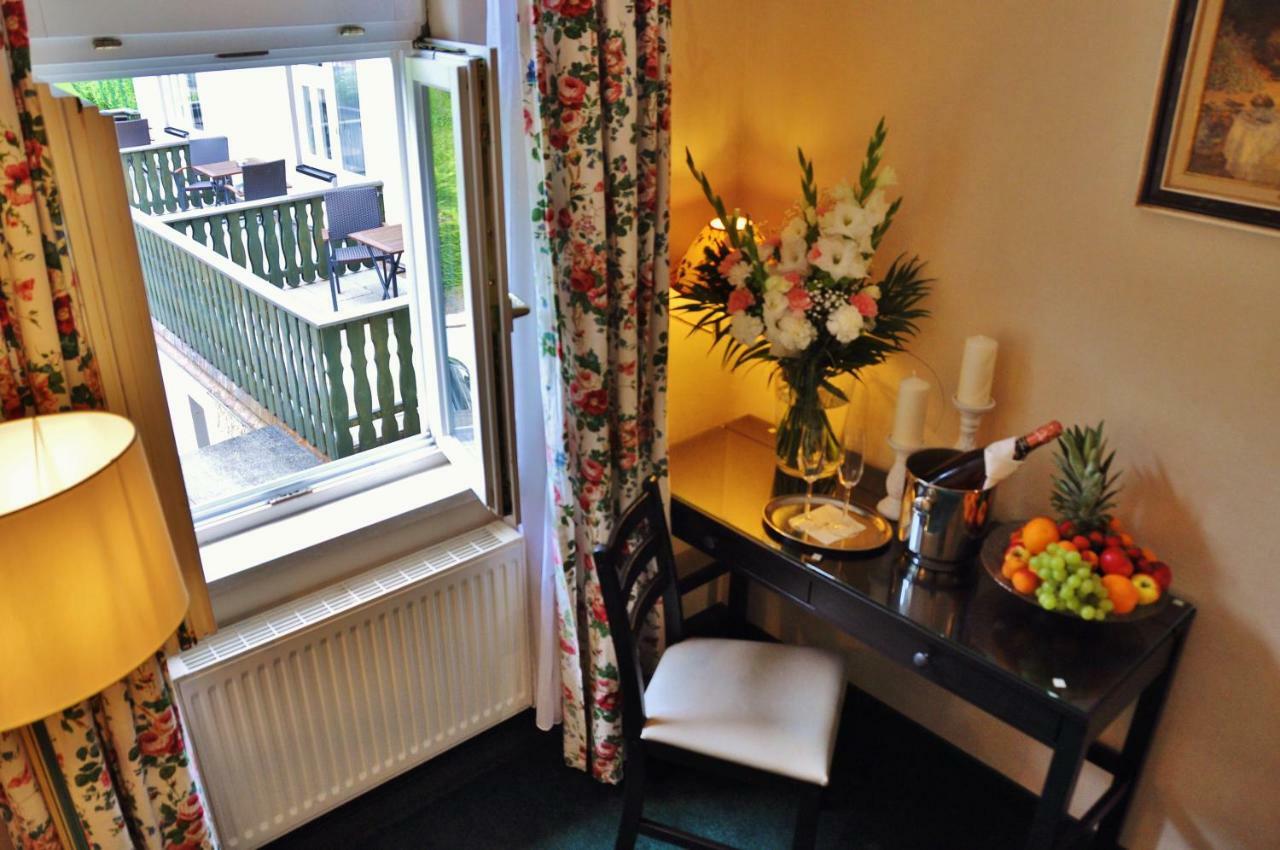 Flair-Hotel Waldfrieden Oberweißbach Buitenkant foto