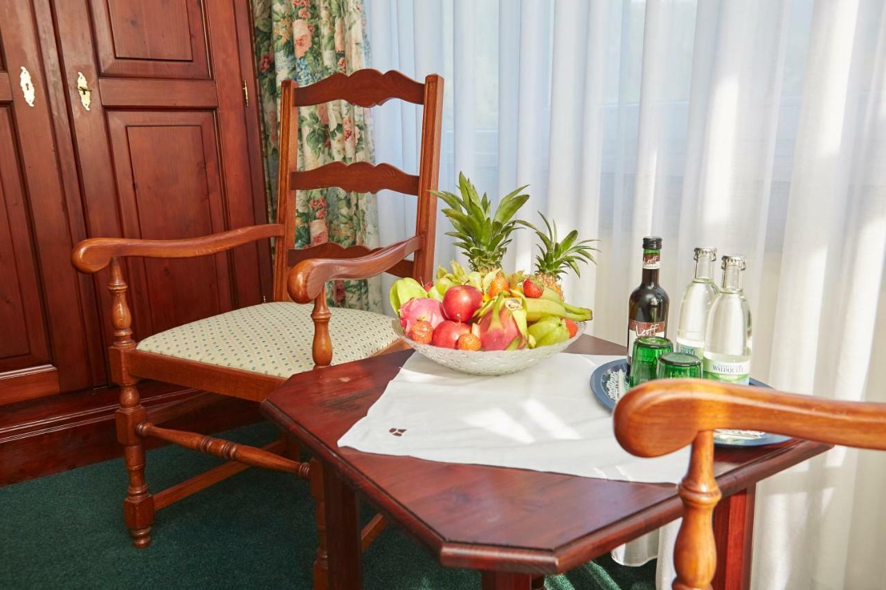 Flair-Hotel Waldfrieden Oberweißbach Buitenkant foto